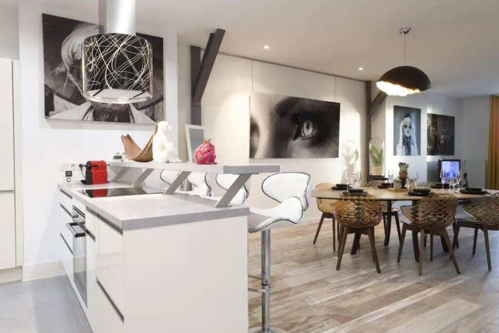 Reims Centre : Appartement Lumineux Et Atypique 46, Place D'Erlon Exterior foto