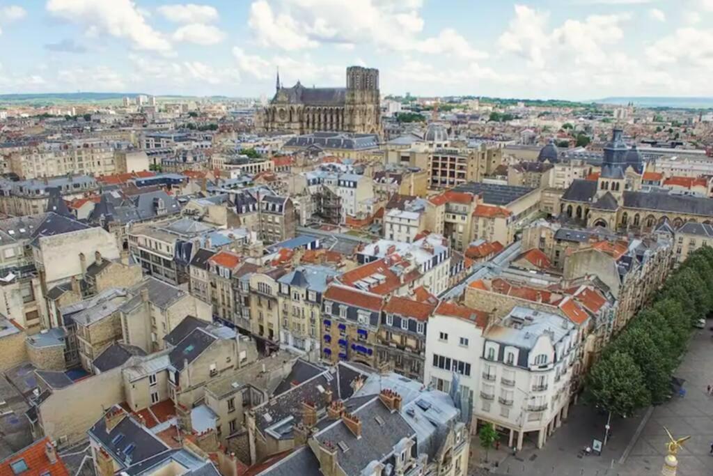 Reims Centre : Appartement Lumineux Et Atypique 46, Place D'Erlon Exterior foto